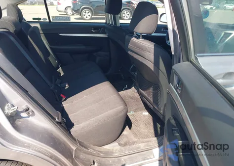 2010 Subaru Legacy 2.5I Premium из США, поврежденный, VIN 4S3BMCG62A3234018